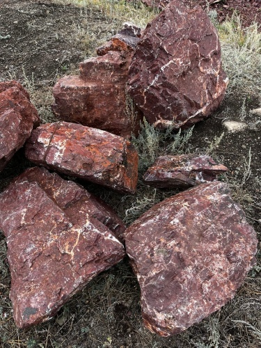 Ландшафтные глыбы красно-фиолетовые 200-1000 килограмм купить в Республике Коми