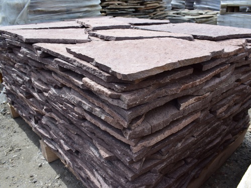 Плитняк лемезит бордовый для облицовки цоколя 20-25 мм  купить в Республике Коми