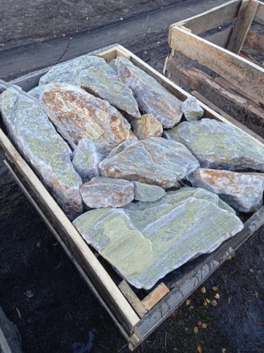 Златолит жёлтый, жёлто-зелёный глыбки и валуны для ланшафтного дизайна купить в Республике Коми