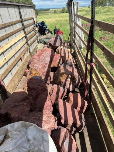 Ландшафтные глыбы красно-фиолетовые 200-1000 килограмм купить в Республике Коми