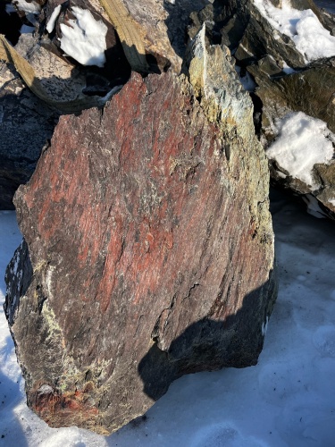 Ландшафтные глыбы красно-фиолетовые 200-1000 килограмм купить в Республике Коми