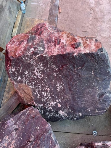 Камни для ландшафтного дизайна красно-фиолетовые 10-60 килограмм купить в Республике Коми