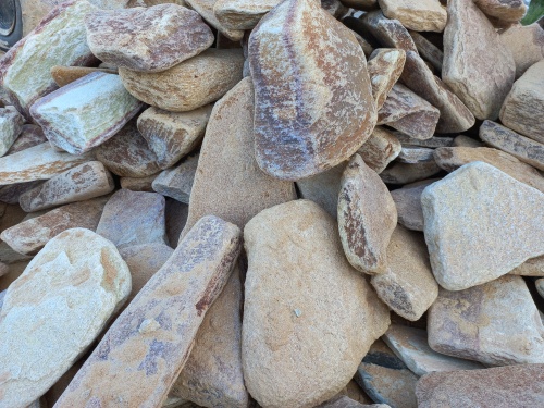 Златолит жёлтый, жёлто-зелёный глыбки и валуны для ланшафтного дизайна купить в Республике Коми