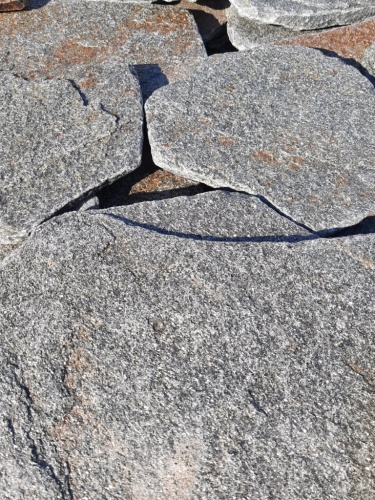 Златолит серебристый галтованный для лестниц купить в Республике Коми