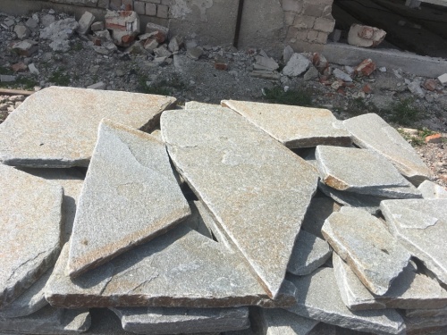 Златолит серебристый галтованный для лестниц купить в Республике Коми